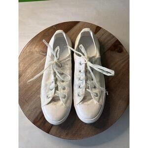 Woman’s Converse